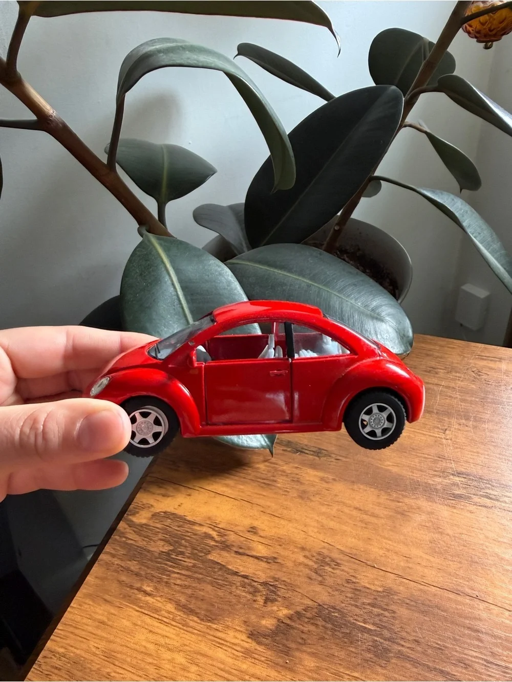 Red Toy Beetle Car KINSMART- Classic Ride-On Style